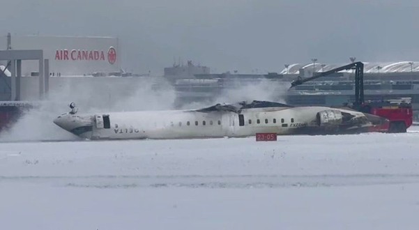 Delta Air Lines CRJ900 Overturns on Landing at Toronto 