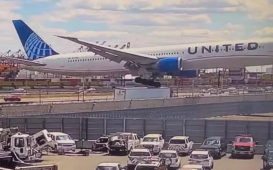 United Airlines 767 accident adds to pattern of recent incidents  