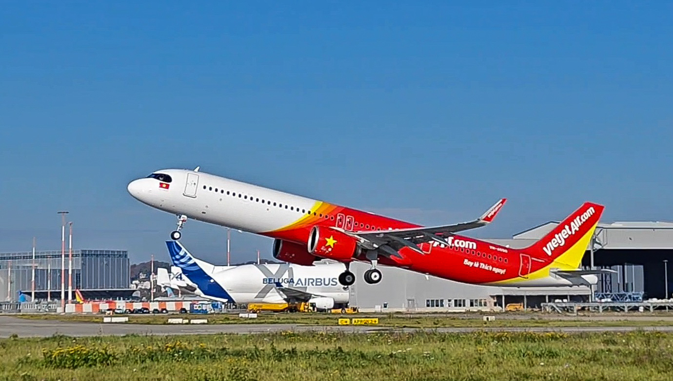 Aircraft number 111 for Vietjet and a big SALE