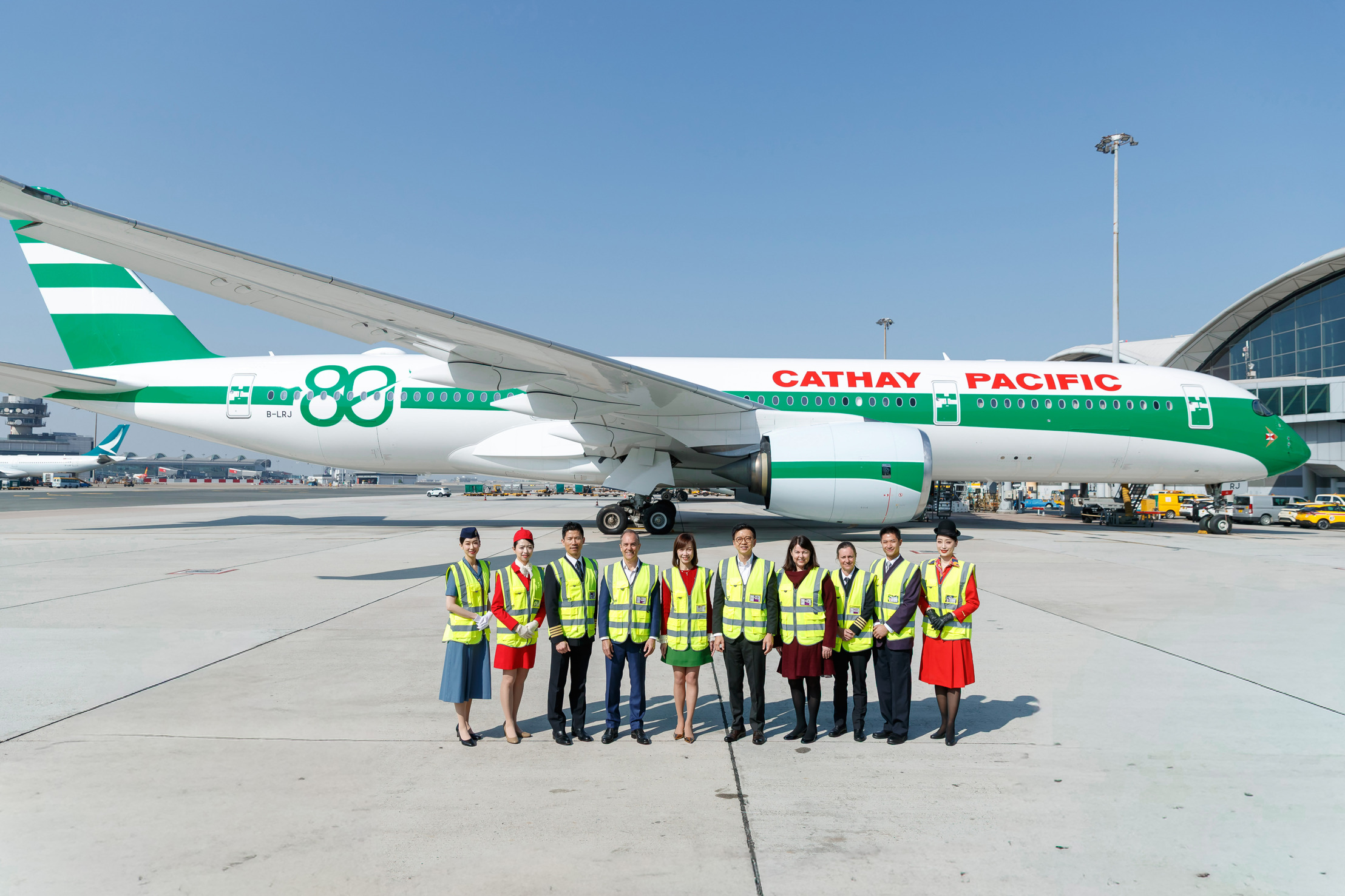Cathay celebrates 80 years with a stunning retro livery 