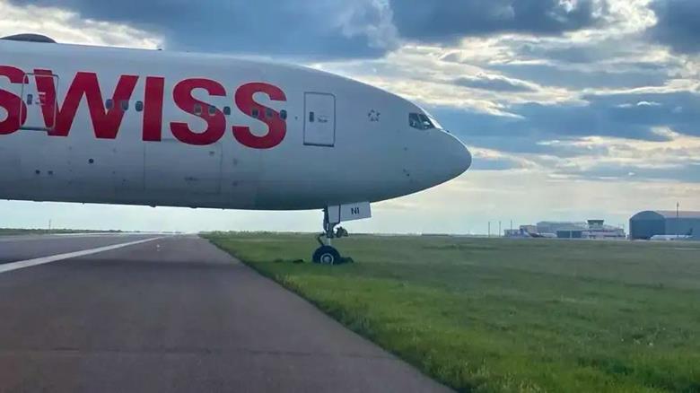 SWISS B777 Emergency Landing Leaves 300+ Passengers Stranded and Stuck in Mud