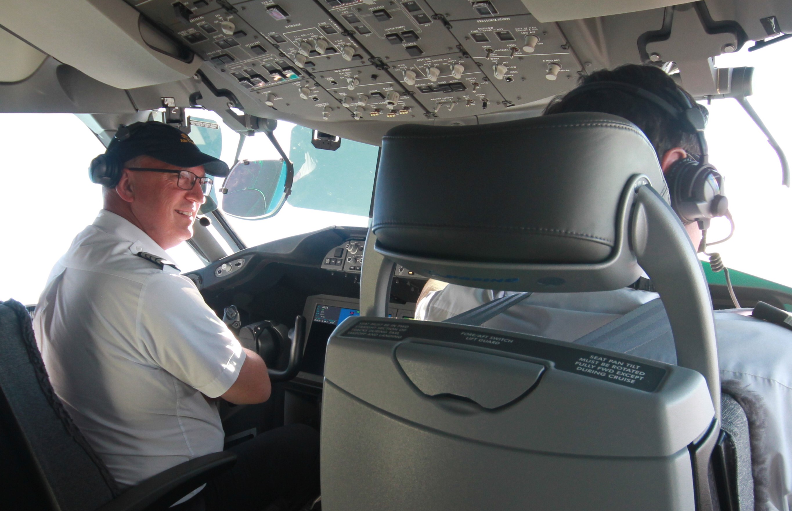 Air NZ Legendry Pilot Steps Aside