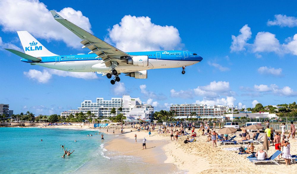 Famous Airport in St Maarten now has live streaming