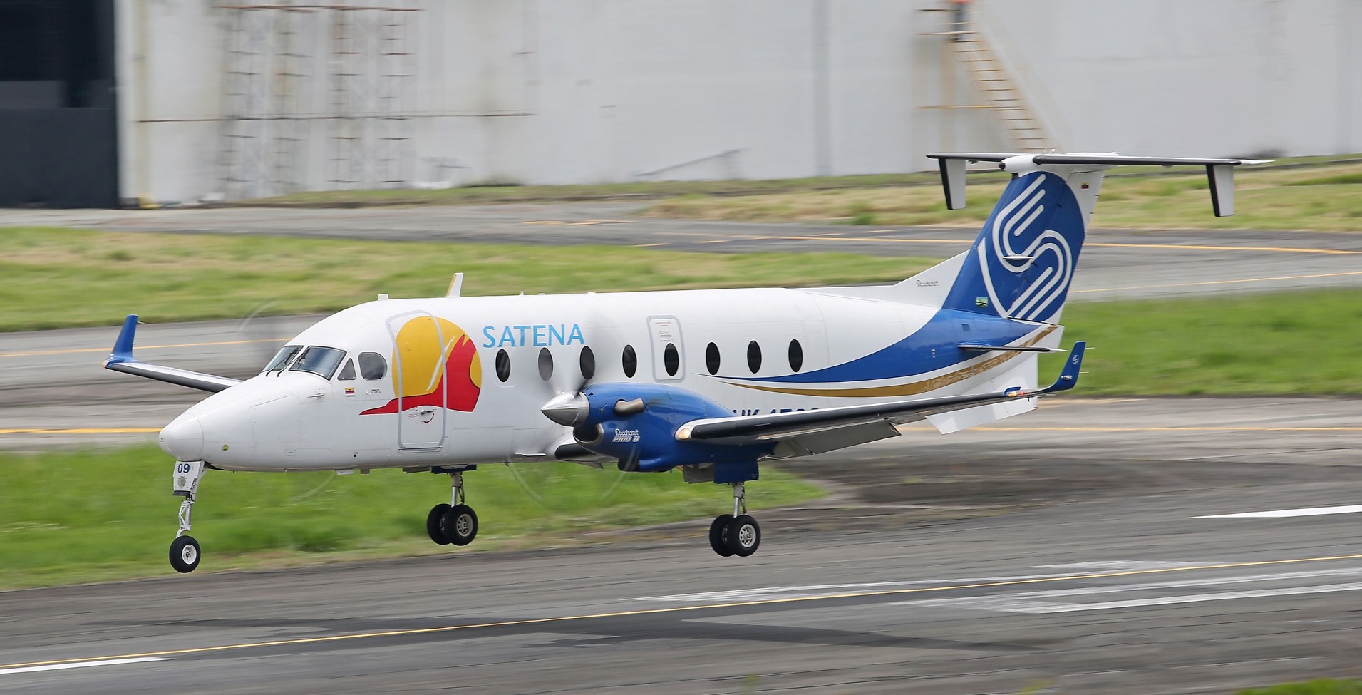 Crash in Colombia kills all 15 on board