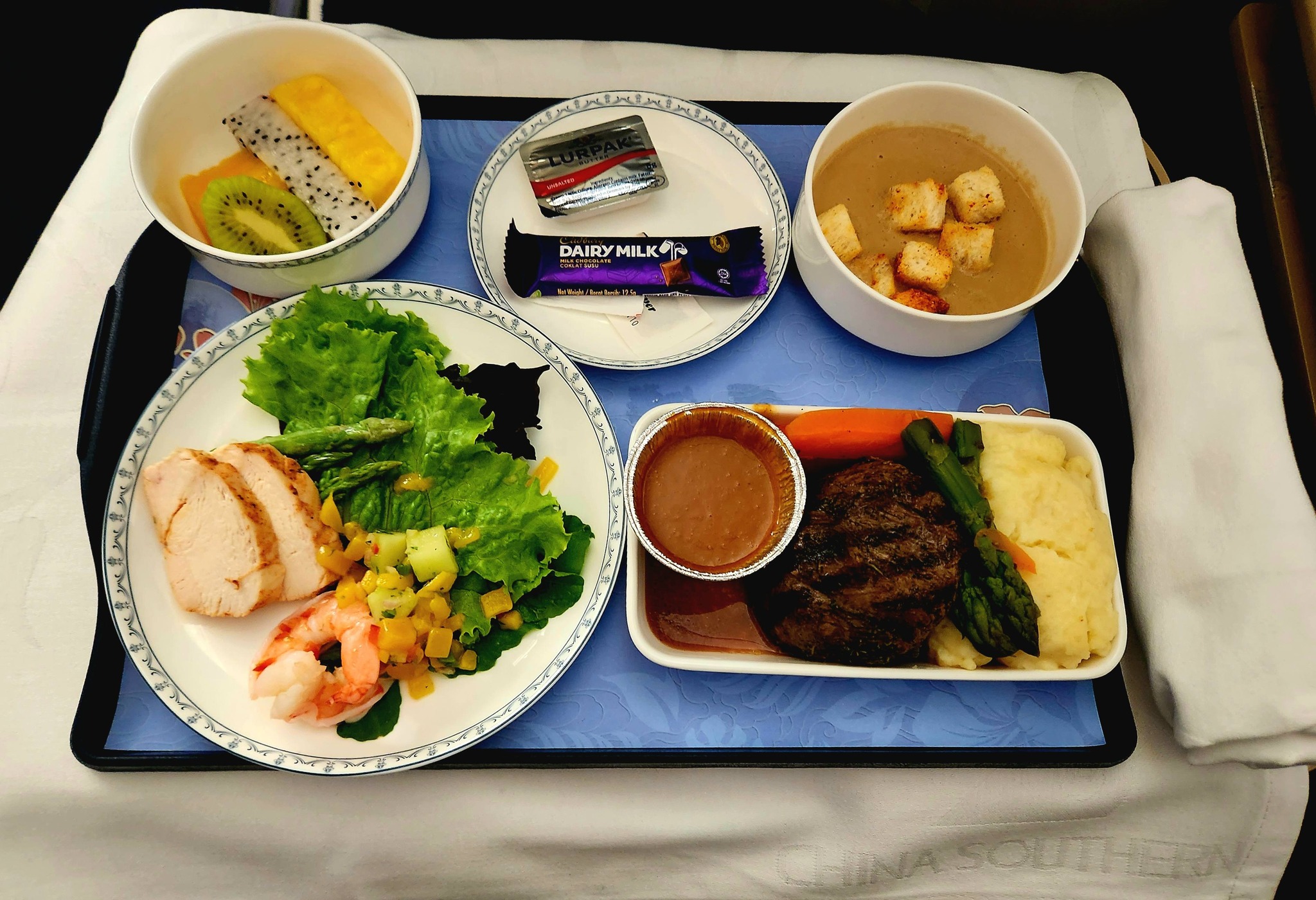 China Southern business class review: Manila Ninoy Aquino to Sanya by C R
