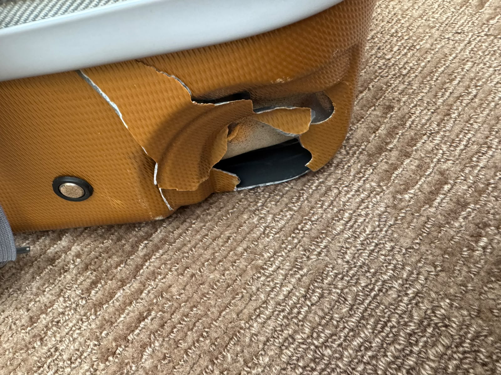 Qantas A330 economy class review: Singapore Changi Airport, Singapore to Melbourne International Airport, Melbourne by Hoffman Limbong